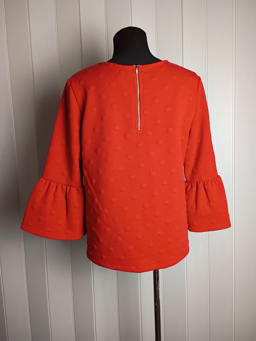 W5 Red Textured Bell-Sleeve Tunic Top - Picture 7 of 11